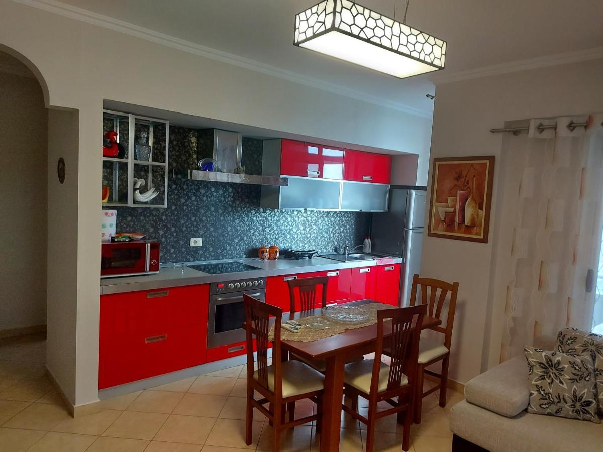 Bral Apartments 8 Two-Bedroom Beachfront Durres Exterior photo