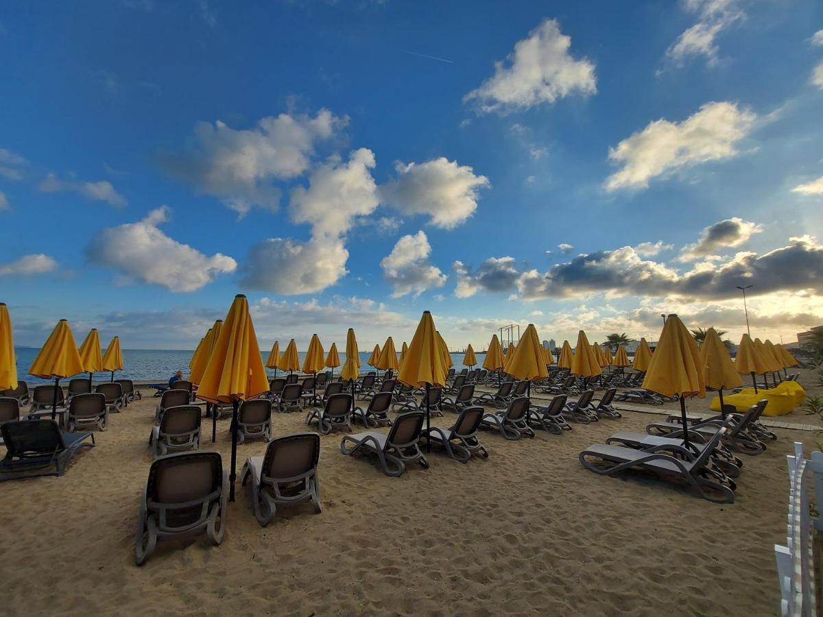Bral Apartments 8 Two-Bedroom Beachfront Durres Exterior photo